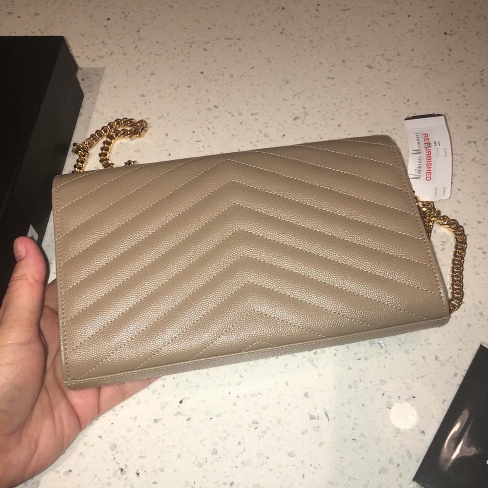 Saint Laurent Monogram WOC - Picture 5 of 8